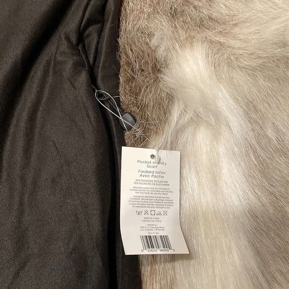 Beyond Yoga Infinity Scarf with pocket NWT $50 - Picture 9 of 11